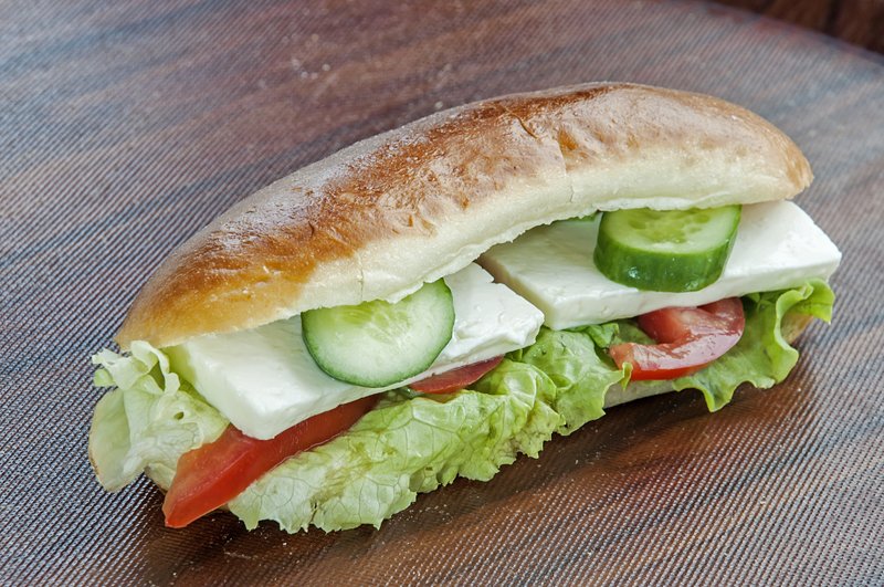 Käse-Sandwich + Pommes